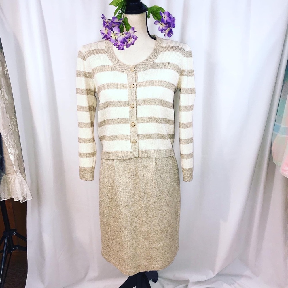 St. John Santana knit sweater skirt set tan white
